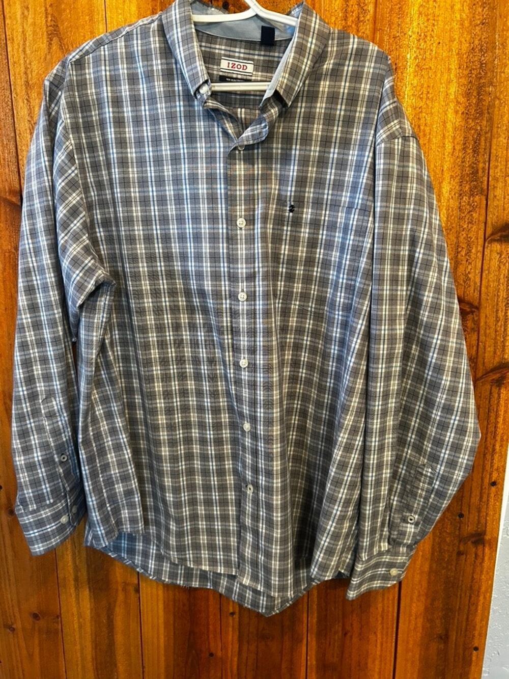 IZOD Men's Long Sleeve Plaid Button Down Shirt Size L Gray Blue EUC Non-Iron
